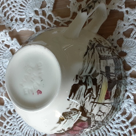 Johnson Brothers England The Friendly Village Teacups 6 oz The Ice House (2) - Picture 7 of 15